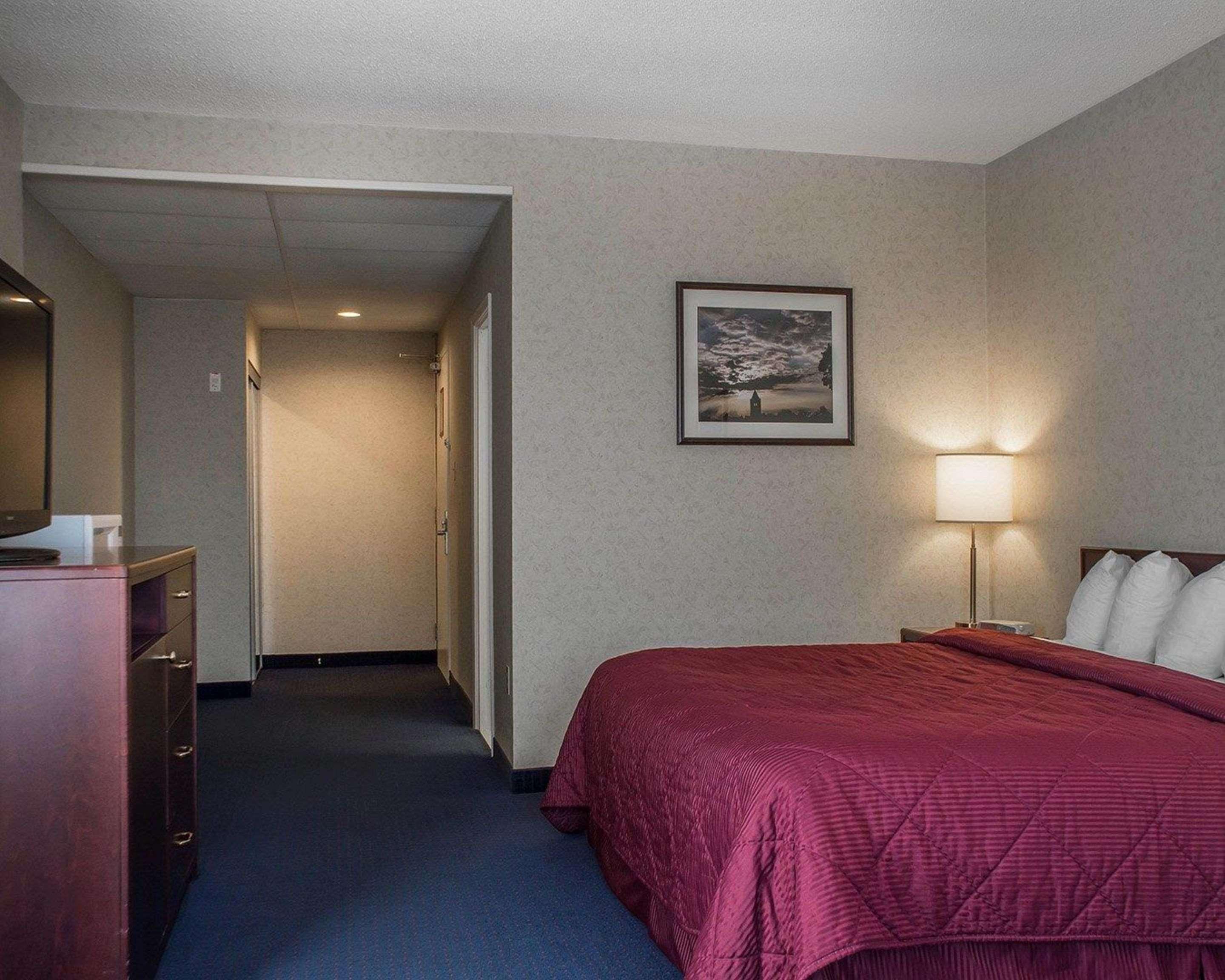 Quality Hotel & Suites Woodstock Extérieur photo