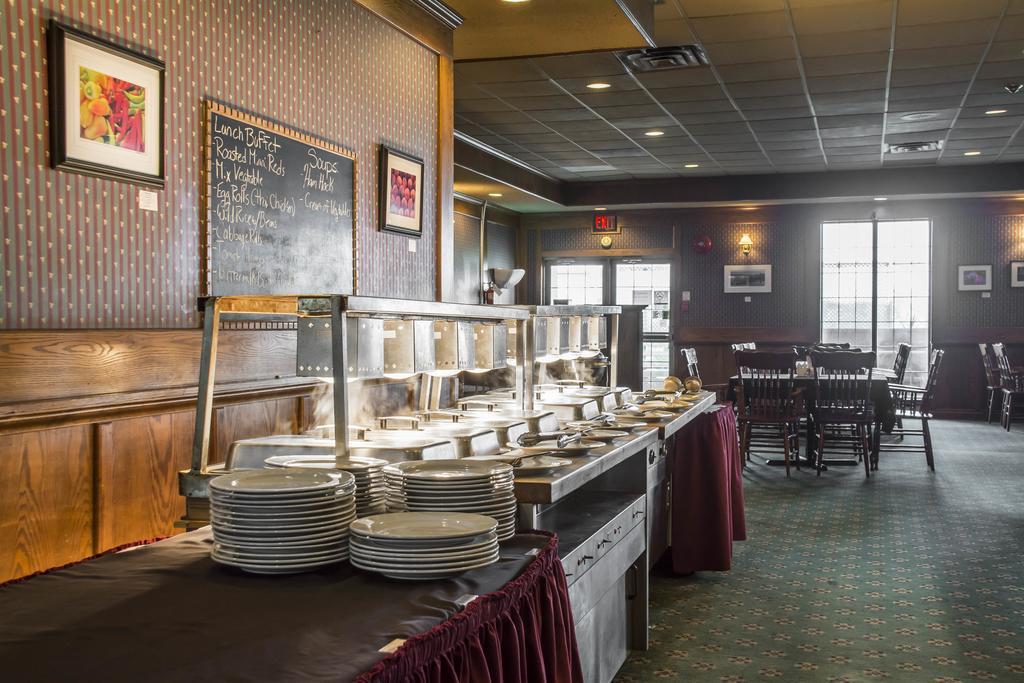 Quality Hotel & Suites Woodstock Extérieur photo
