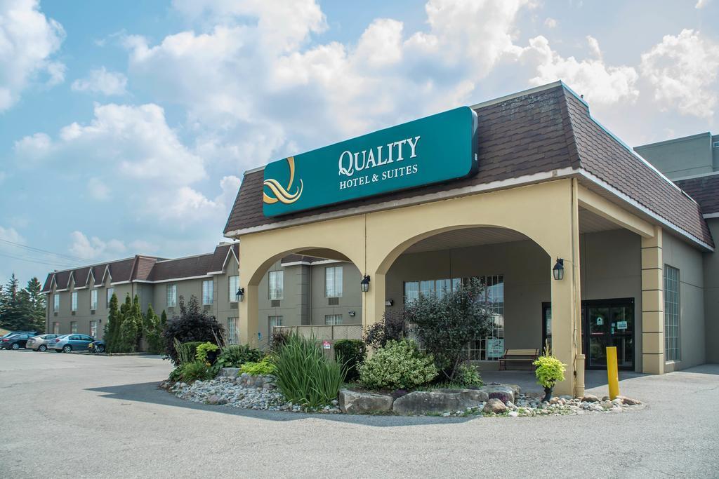 Quality Hotel & Suites Woodstock Extérieur photo