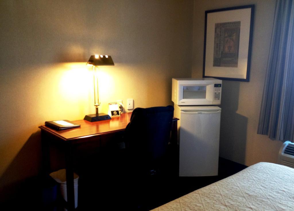 Quality Hotel & Suites Woodstock Extérieur photo