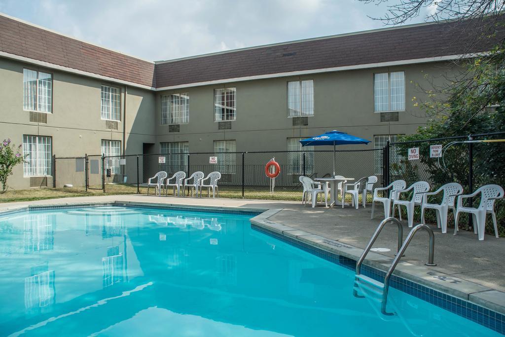 Quality Hotel & Suites Woodstock Extérieur photo