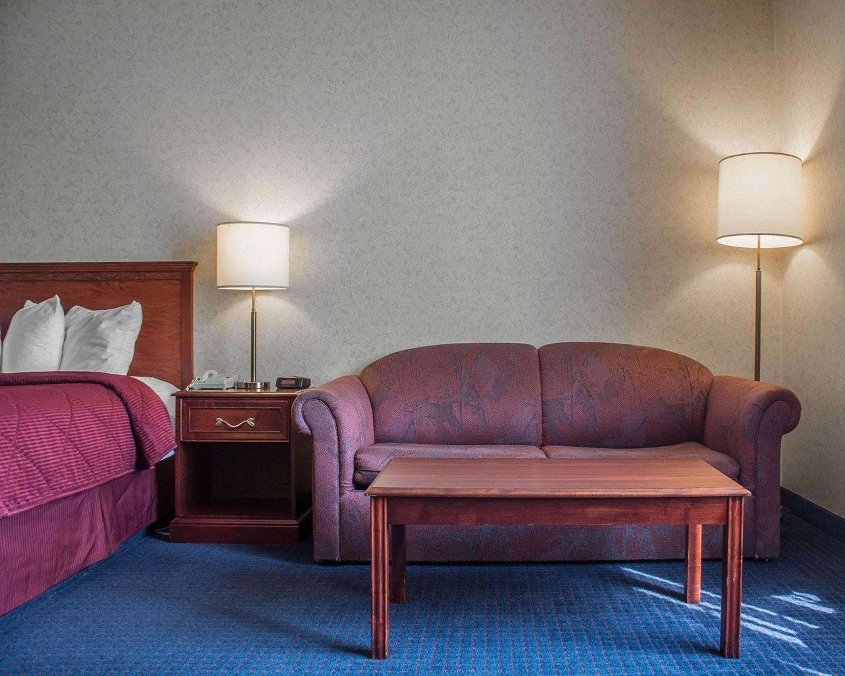 Quality Hotel & Suites Woodstock Extérieur photo