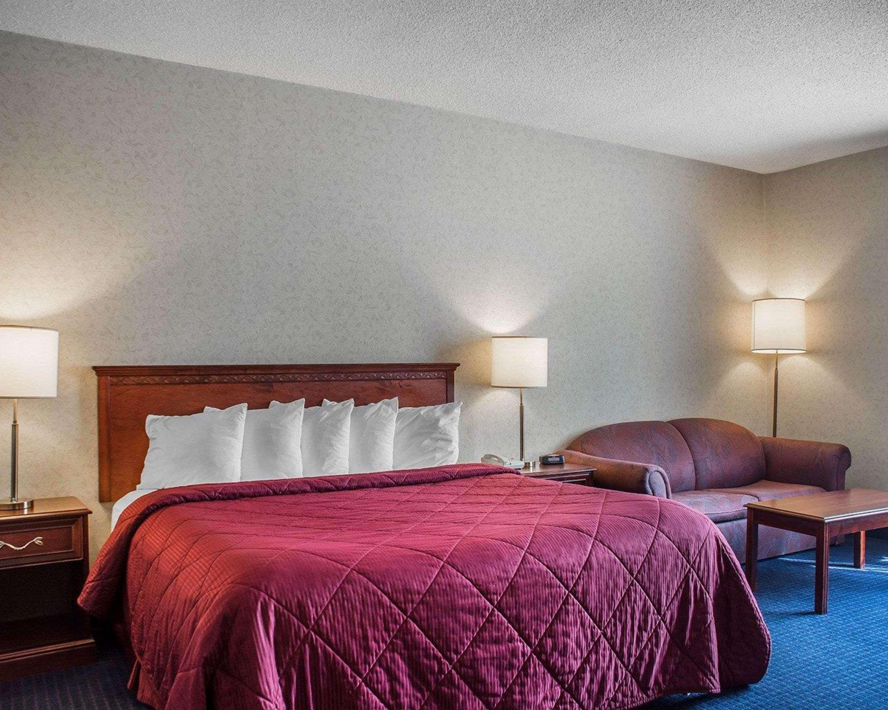 Quality Hotel & Suites Woodstock Extérieur photo