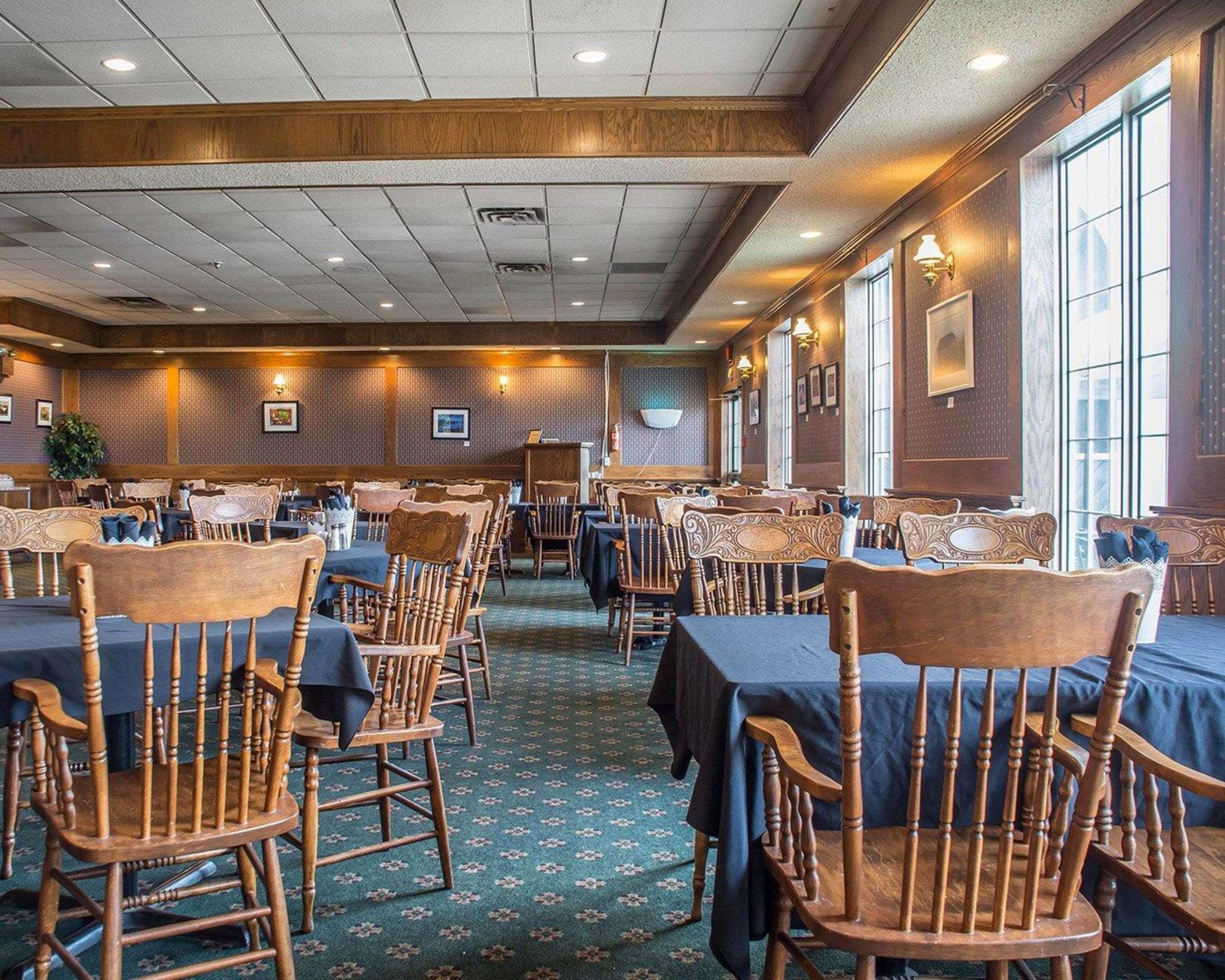 Quality Hotel & Suites Woodstock Extérieur photo
